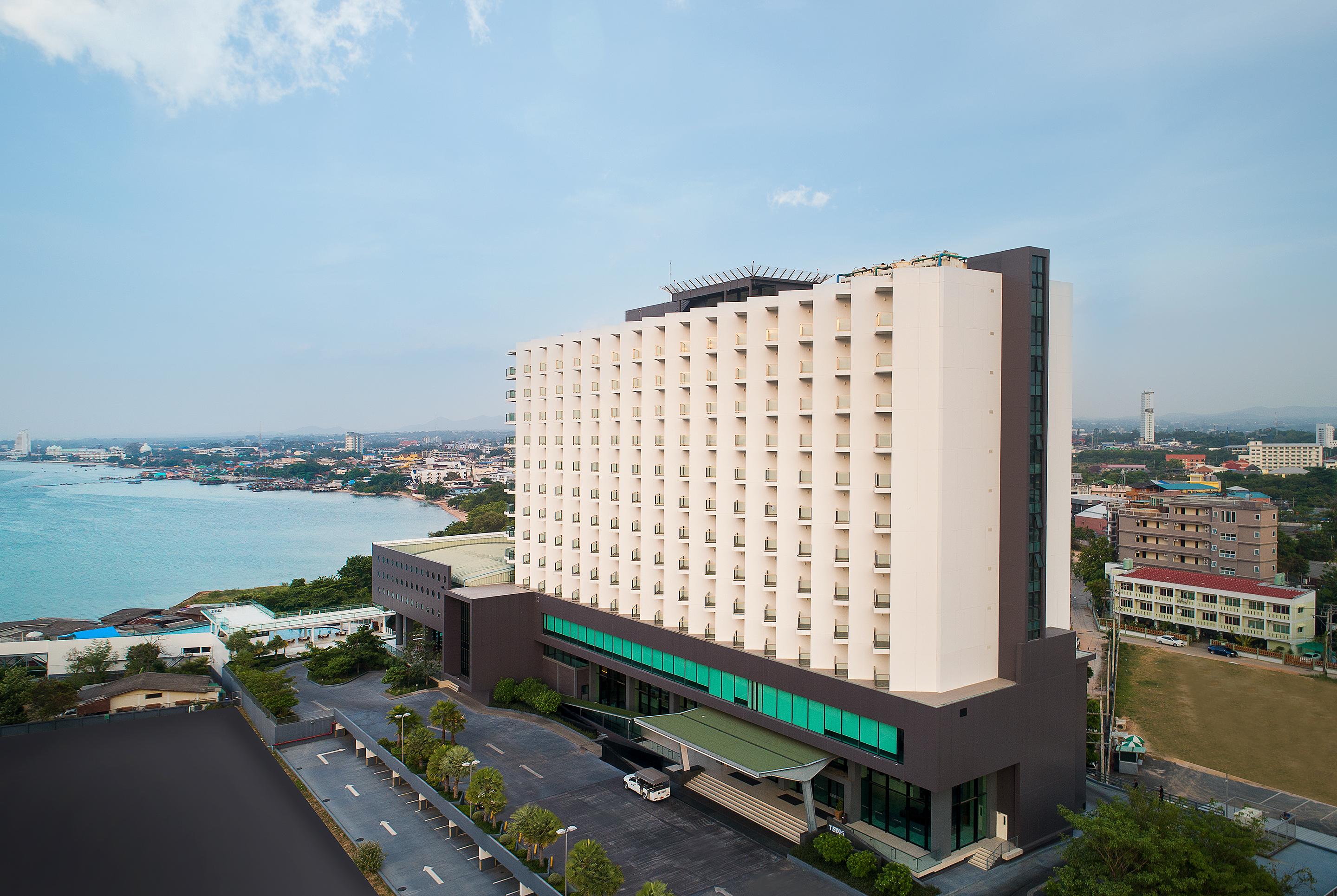Tsix5 Phenomenal Hotel Паттайя Экстерьер фото