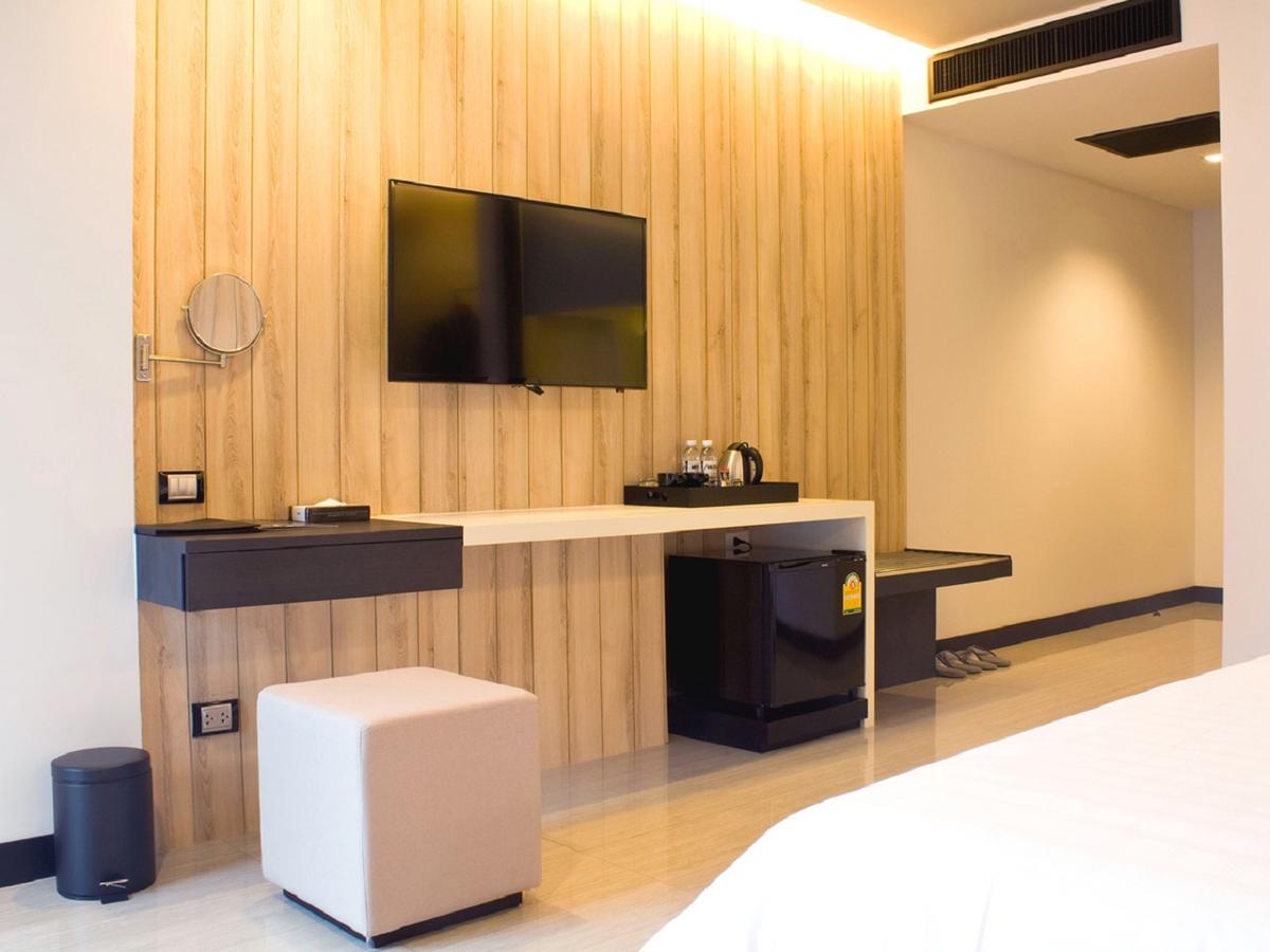 Tsix5 Phenomenal Hotel Паттайя Экстерьер фото
