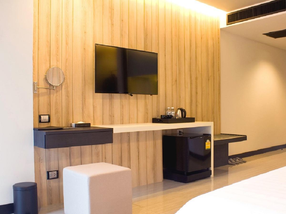 Tsix5 Phenomenal Hotel Паттайя Экстерьер фото